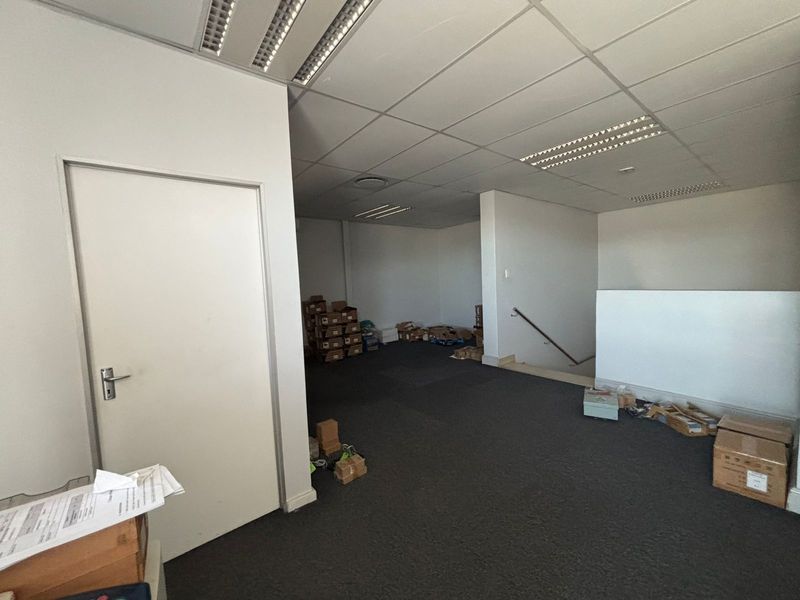 Warehouse To Let in Stikland – Secure Park Location - Photo 8