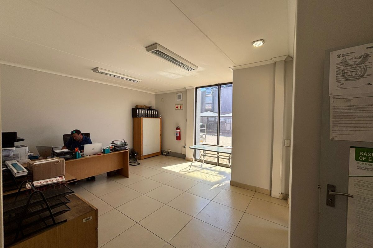 A-Grade Warehouse To Let in Stikland Industrial - Photo 2