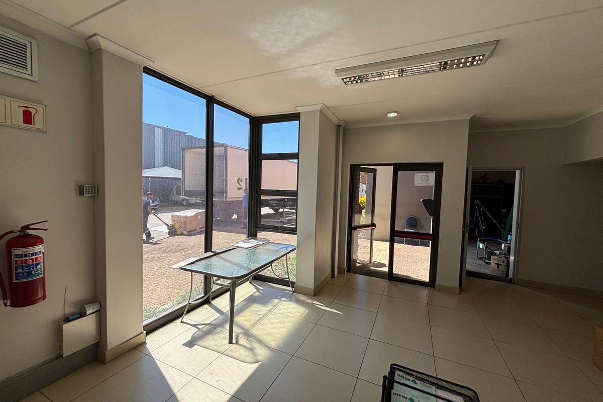 A-Grade Warehouse To Let in Stikland Industrial - Photo 4