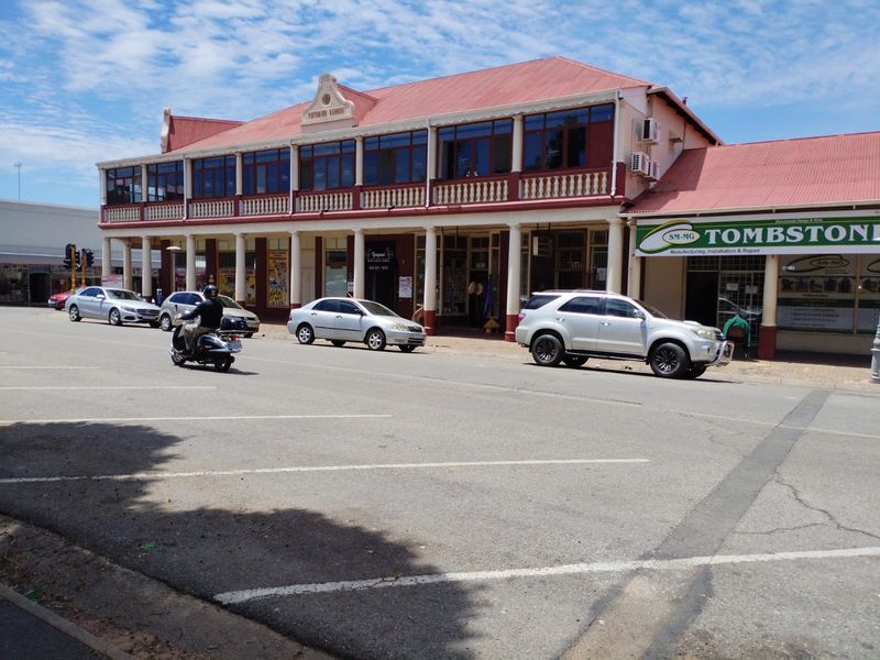 Great opportunity!!! 18 fully occupied retail units - Photo 3