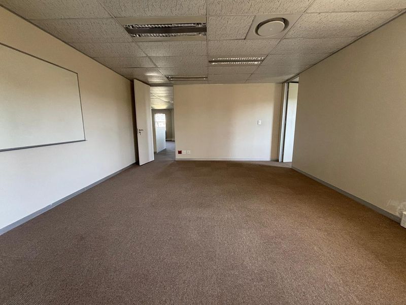 395m2 Premium Office Space in Tyger Valley - Photo 9