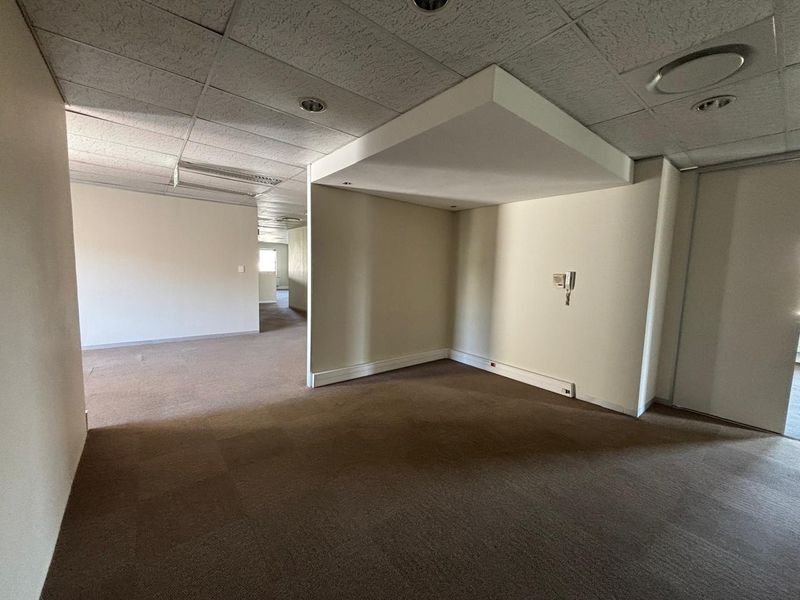 395m2 Premium Office Space in Tyger Valley - Photo 10