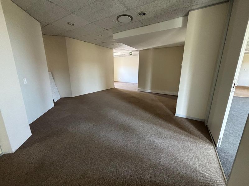 395m2 Premium Office Space in Tyger Valley - Photo 9