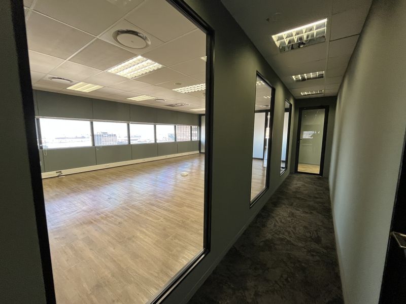 Entire 26th Floor Premium Office with Balcony at The Box, Cape Town CBD - Photo 9