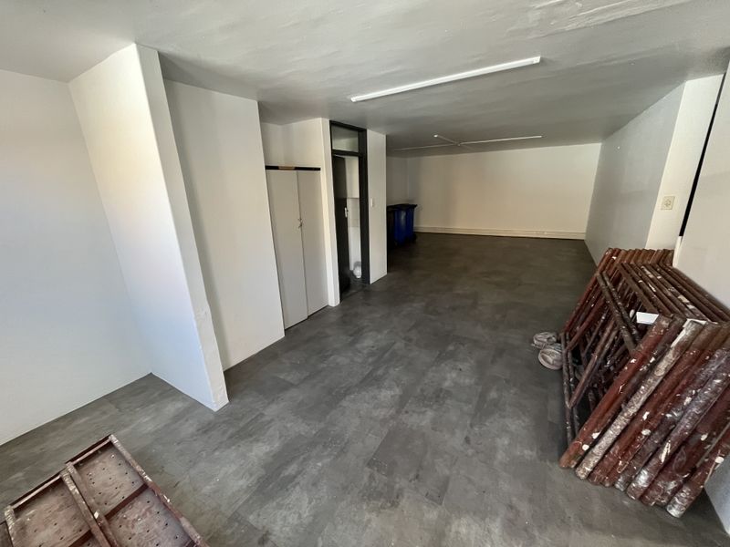 Warehouse & Showroom in Prime Montague Gardens Industrial Hub - Photo 5