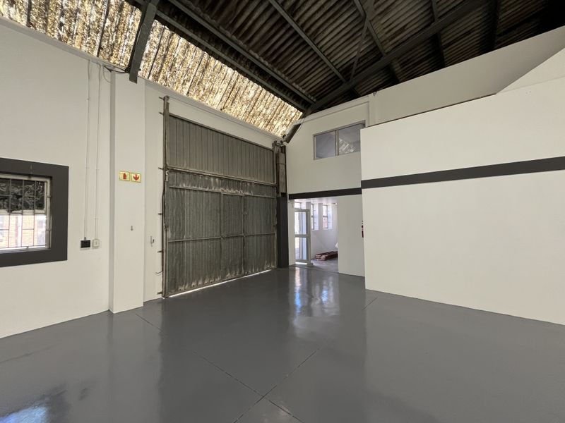 Warehouse & Showroom in Prime Montague Gardens Industrial Hub - Photo 10