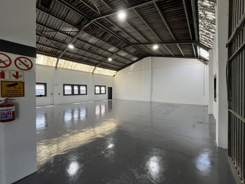 Warehouse & Showroom in Prime Montague Gardens Industrial Hub - Photo 9