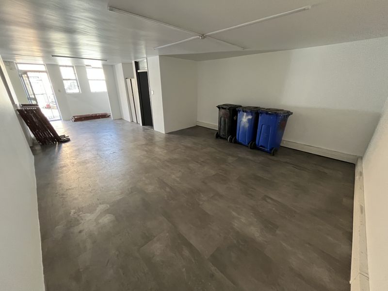 Warehouse & Showroom in Prime Montague Gardens Industrial Hub - Photo 7