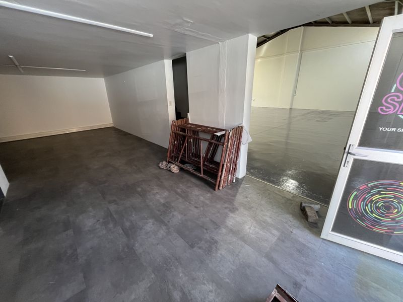 Warehouse & Showroom in Prime Montague Gardens Industrial Hub - Photo 6