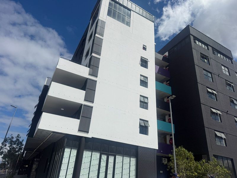 Beautiful office space in a brand new building - Photo 2