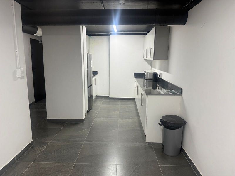 Beautiful office space in a brand new building - Photo 8