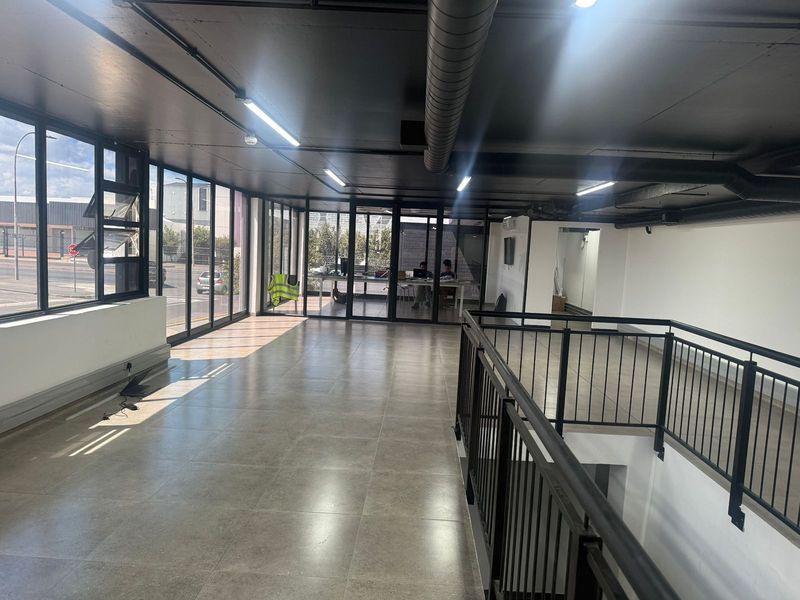 Beautiful office space in a brand new building - Photo 6