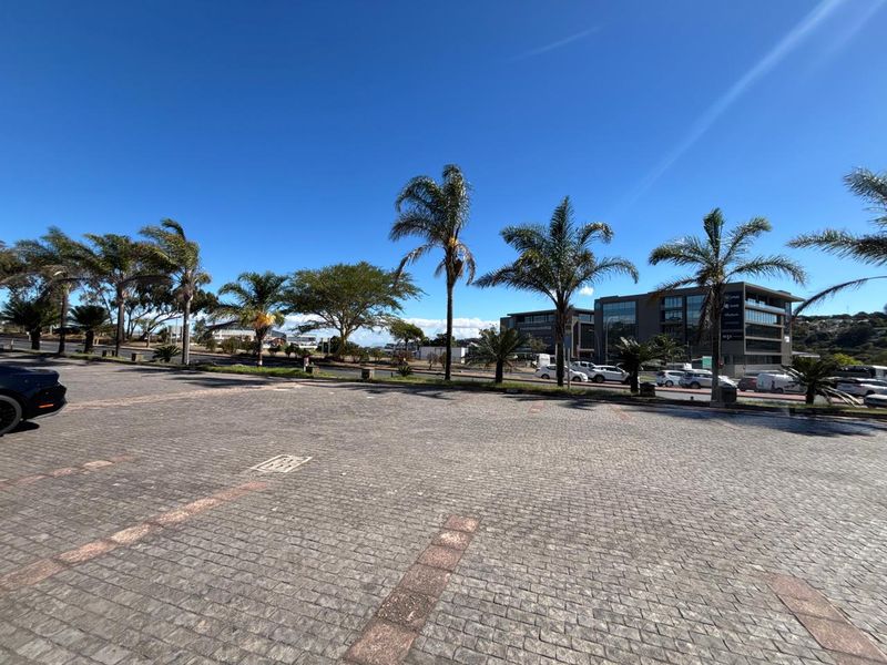 Prime 192sqm Ground Floor Office/Retail Space in Delphi Arena Tyger Valley - Photo 3