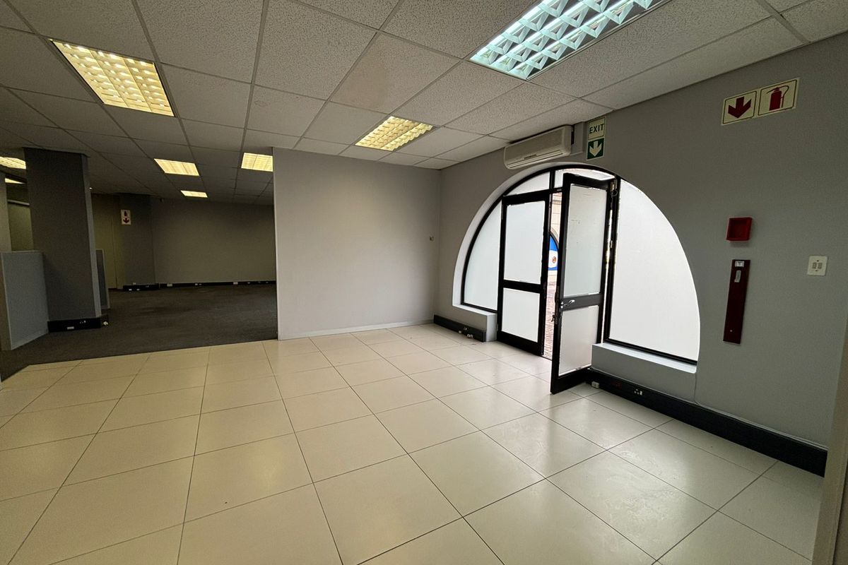 Prime 192sqm Ground Floor Office/Retail Space in Delphi Arena Tyger Valley - Photo 4