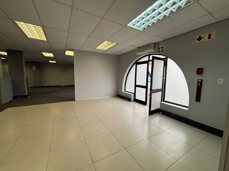 Prime 192sqm Ground Floor Office/Retail Space in Delphi Arena Tyger Valley - Photo 4