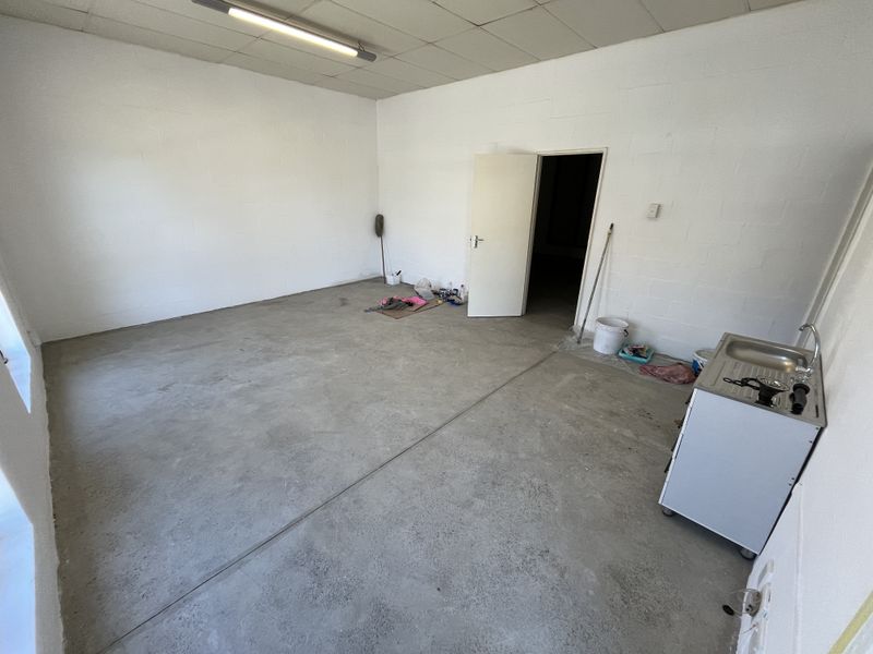 Freshly Revamped Light Industrial Unit, Platinum Junction, Montague Gardens - Photo 4