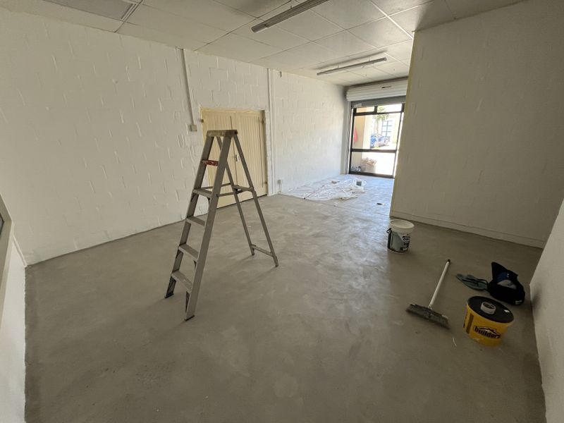 Freshly Revamped Light Industrial Unit, Platinum Junction, Montague Gardens - Photo 10