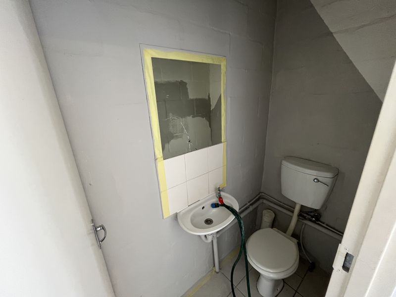 Freshly Revamped Light Industrial Unit, Platinum Junction, Montague Gardens - Photo 7