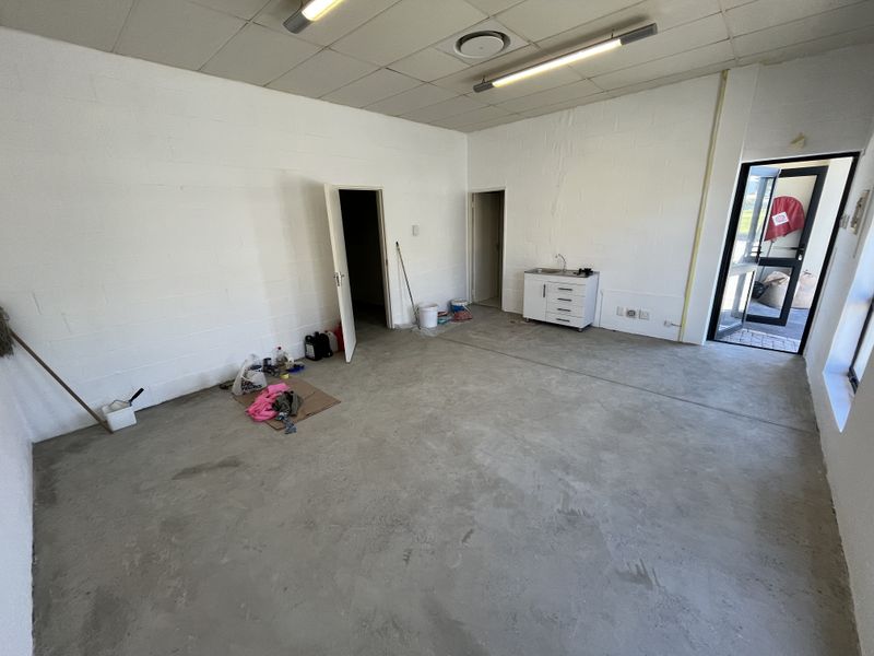 Freshly Revamped Light Industrial Unit, Platinum Junction, Montague Gardens - Photo 6