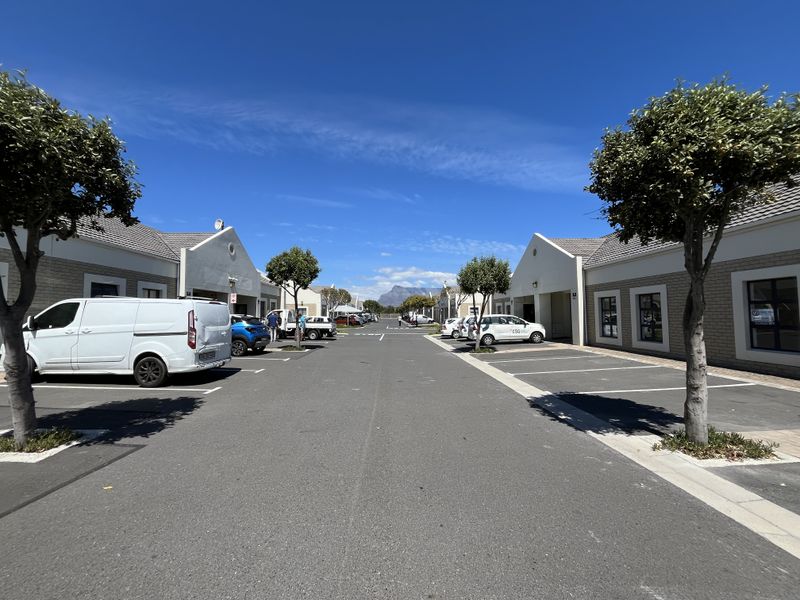 Freshly Revamped Light Industrial Unit, Platinum Junction, Montague Gardens - Photo 2