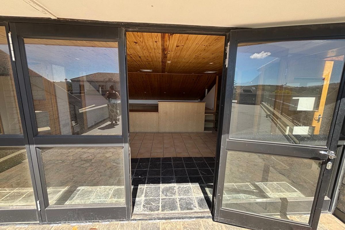 270sqm Loft Office Space – Delphi Arena, Tyger Valley - Photo 4