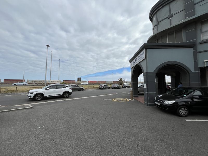Well-Priced Corner Office with Ocean Views on Marine Drive. Paarden Eiland - Photo 3