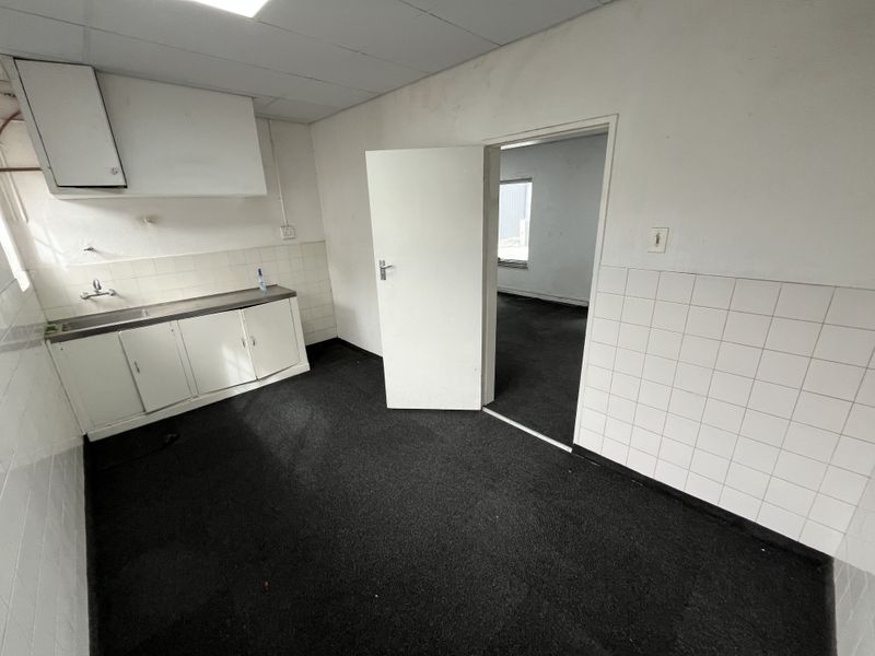 Well-Priced Corner Office with Ocean Views on Marine Drive. Paarden Eiland - Photo 6