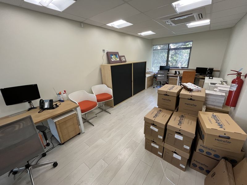 Turnkey First-Floor Office at Boundary Terraces, Prestigious Newlands - Photo 10