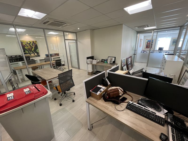 Turnkey First-Floor Office at Boundary Terraces, Prestigious Newlands - Photo 9