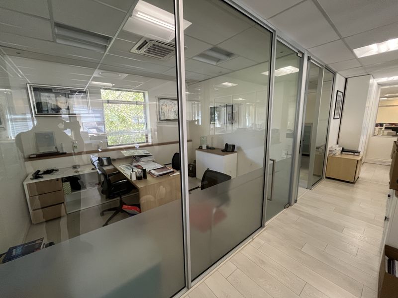 Turnkey First-Floor Office at Boundary Terraces, Prestigious Newlands - Photo 6