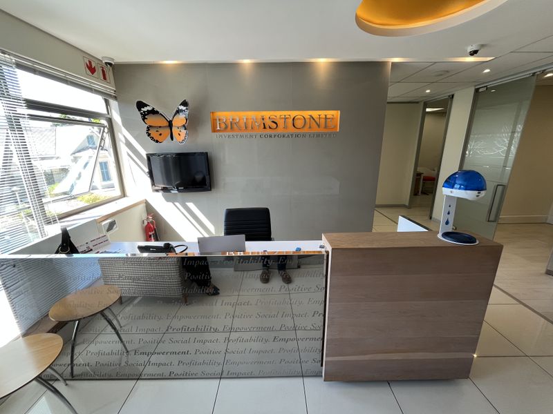 Turnkey First-Floor Office at Boundary Terraces, Prestigious Newlands - Photo 3