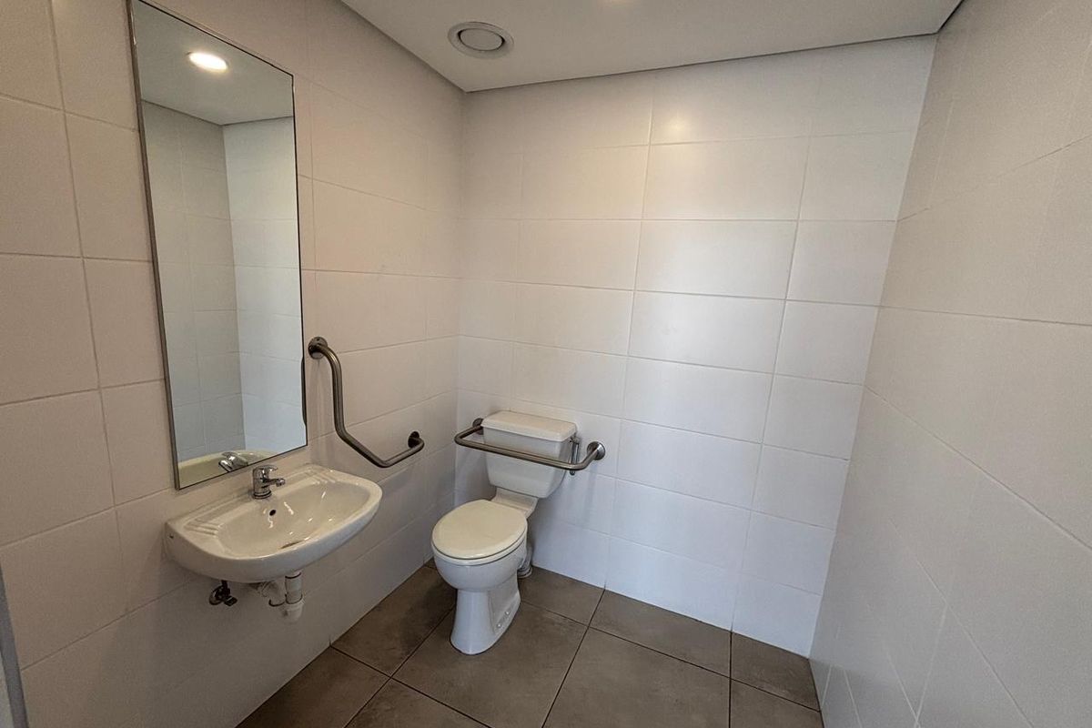 Prime 751m2 Warehouse To Let in Rio Park, Stikland - Photo 5