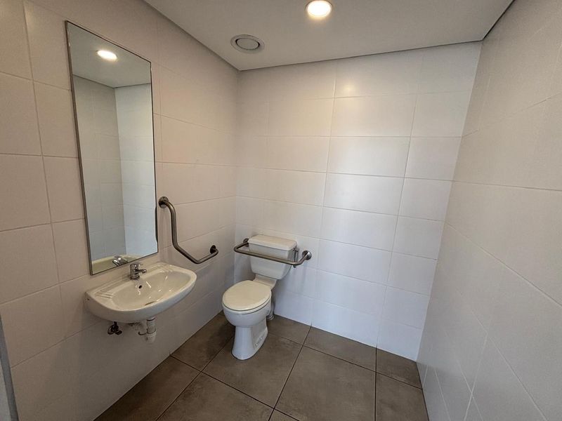 Prime 751m2 Warehouse To Let in Rio Park, Stikland - Photo 5