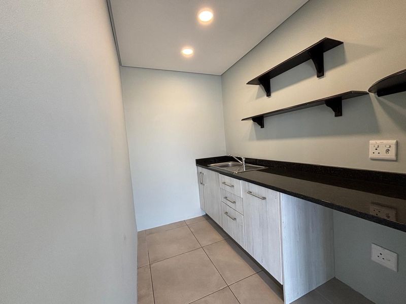 Prime 751m2 Warehouse To Let in Rio Park, Stikland - Photo 4