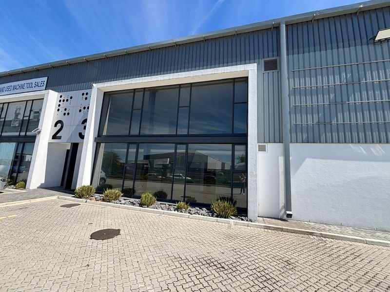 Prime 751m2 Warehouse To Let in Rio Park, Stikland - Photo 2