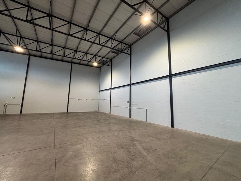 Prime 751m2 Warehouse To Let in Rio Park, Stikland - Photo 10
