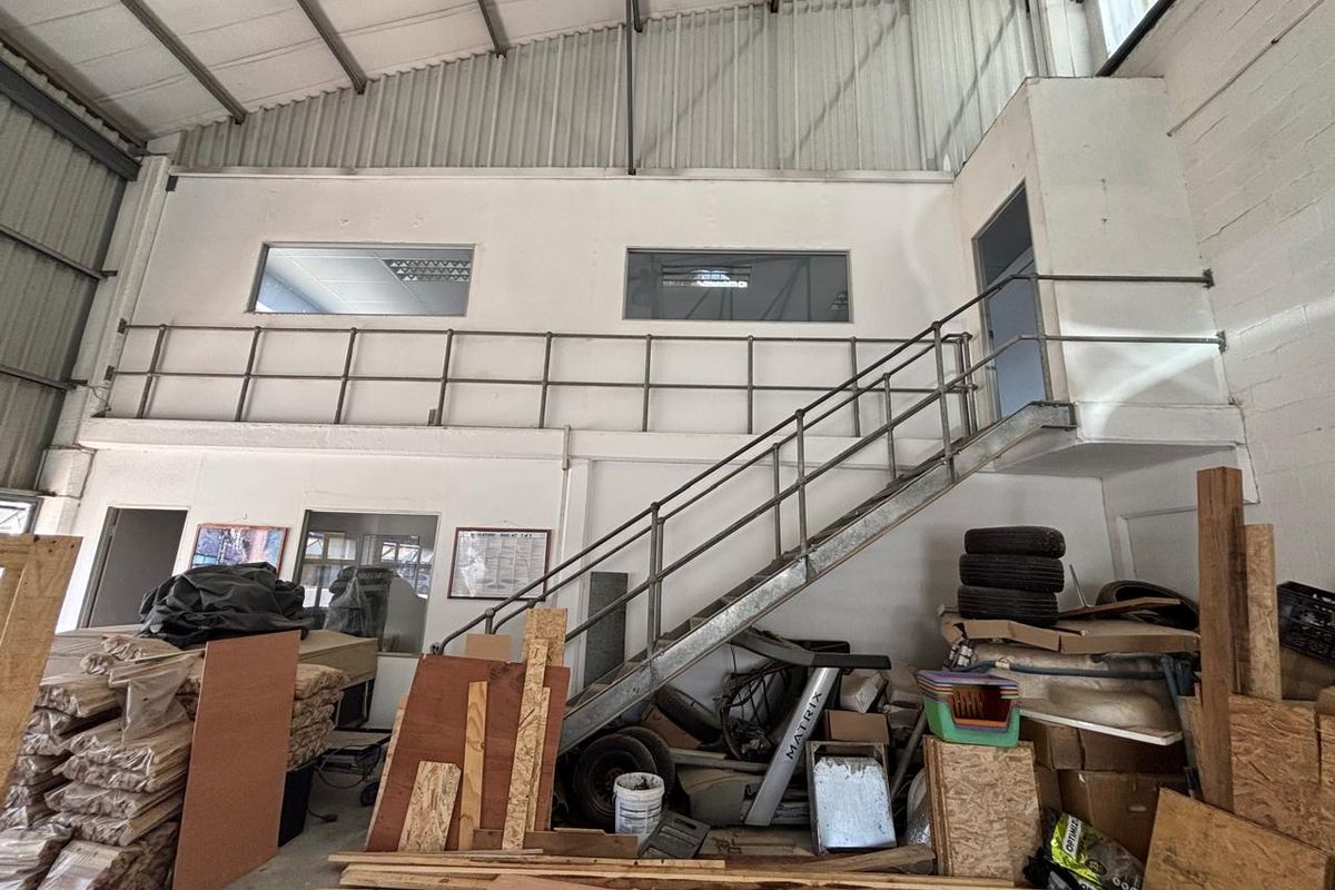 325m2 Secure Industrial Unit To Let | Prime Airport Industria Location - Photo 4