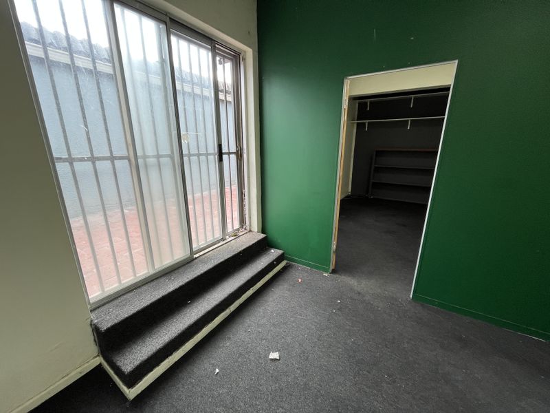 Well-situated 88 squares Office on 28 Marine Drive, Paarden Eiland. - Photo 6