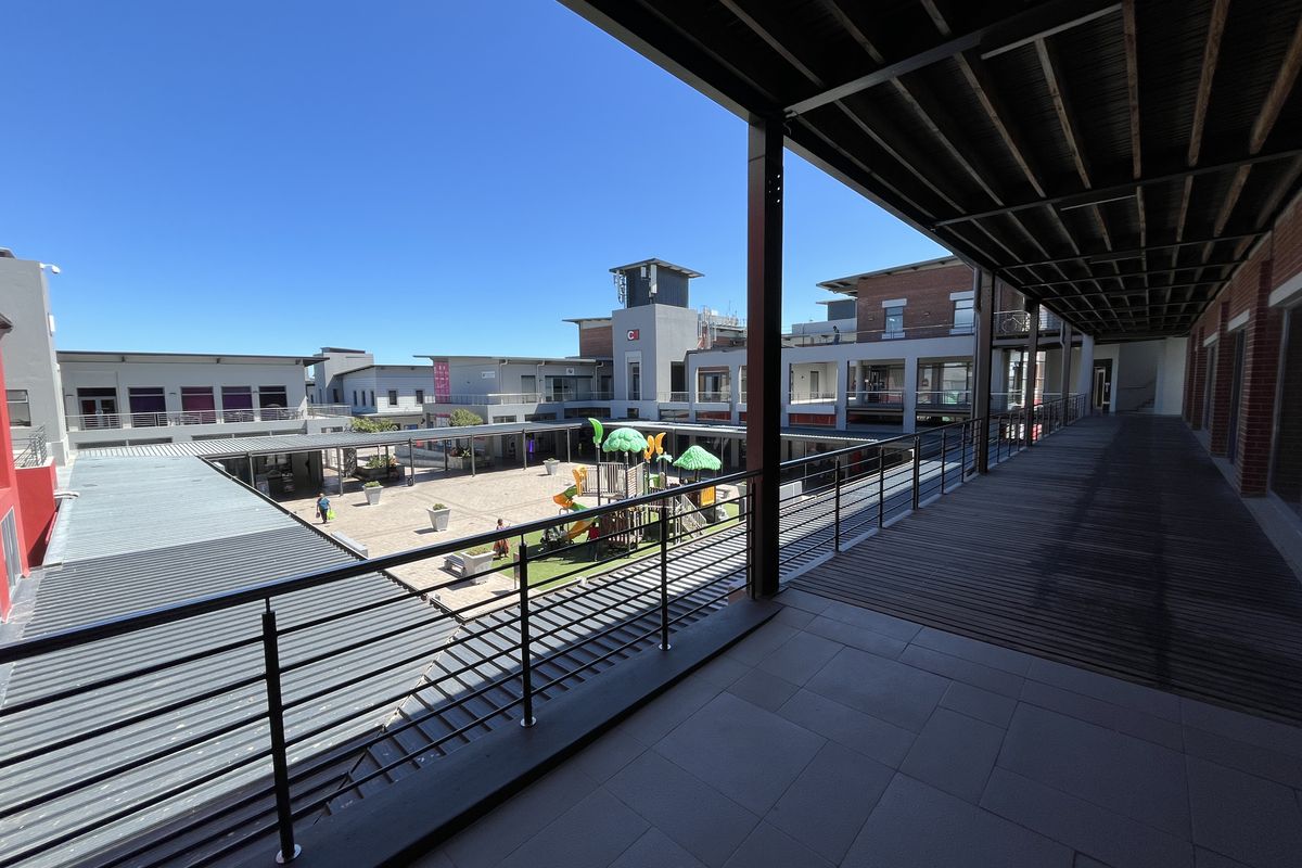 Premium Corner Office with Reception & Modern Glass Fit-Out. Sable Square, Milnerton - Photo 4