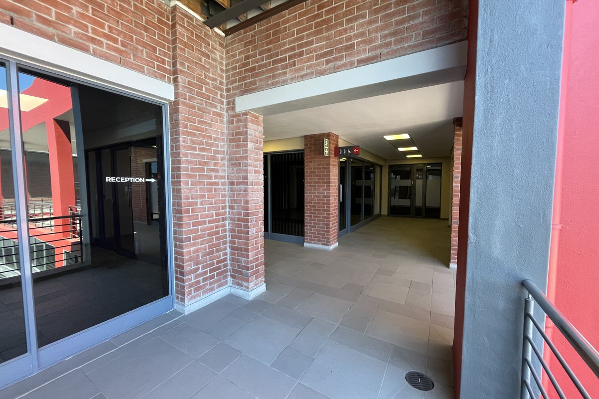 Premium Corner Office with Reception & Modern Glass Fit-Out. Sable Square, Milnerton - Photo 3