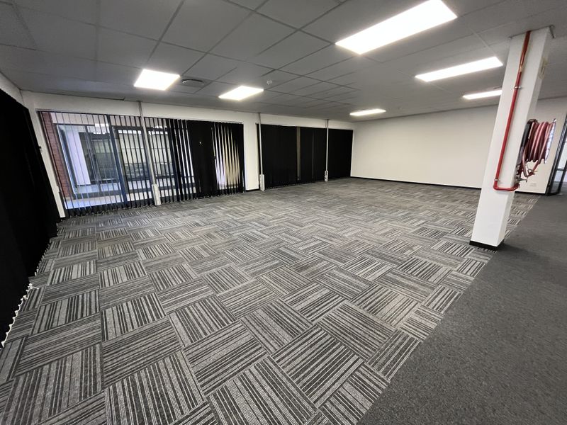 Premium Corner Office with Reception & Modern Glass Fit-Out. Sable Square, Milnerton - Photo 7