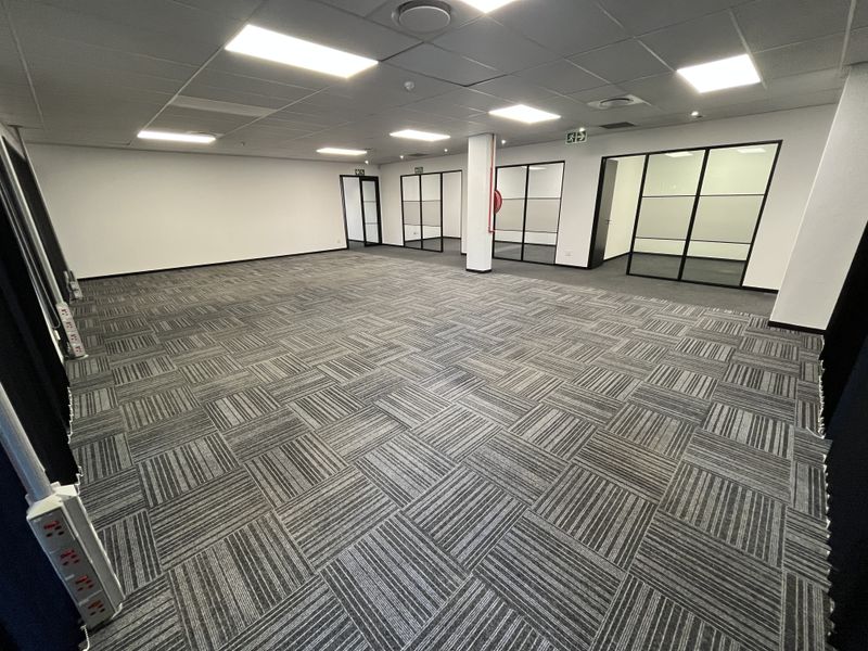 Premium Corner Office with Reception & Modern Glass Fit-Out. Sable Square, Milnerton - Photo 8