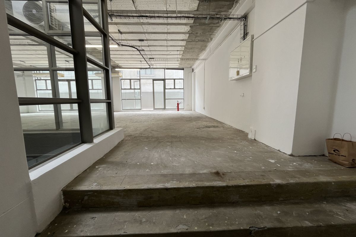 Expansive and Adaptable, Light-Filled Office. Upper Eastside, Woodstock - Photo 5