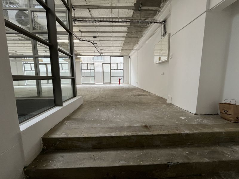 Expansive and Adaptable, Light-Filled Office. Upper Eastside, Woodstock - Photo 5