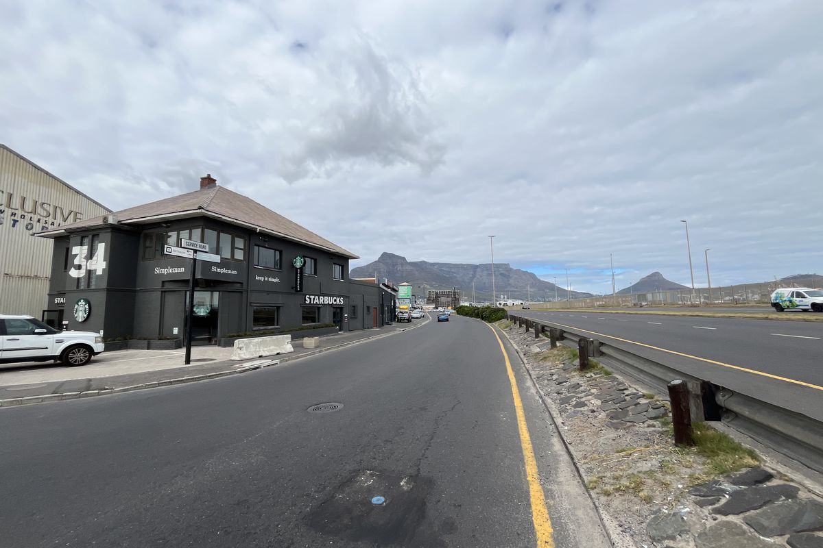 Creative Coastal Office with Iconic Views on Marine Drive. - Photo 2