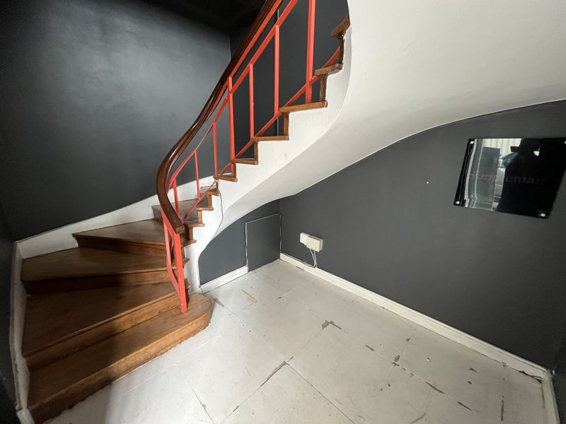 Creative Coastal Office with Iconic Views on Marine Drive. - Photo 5