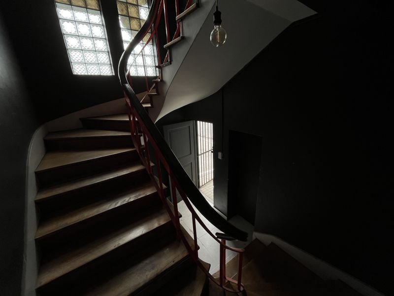 Creative Coastal Office with Iconic Views on Marine Drive. - Photo 6