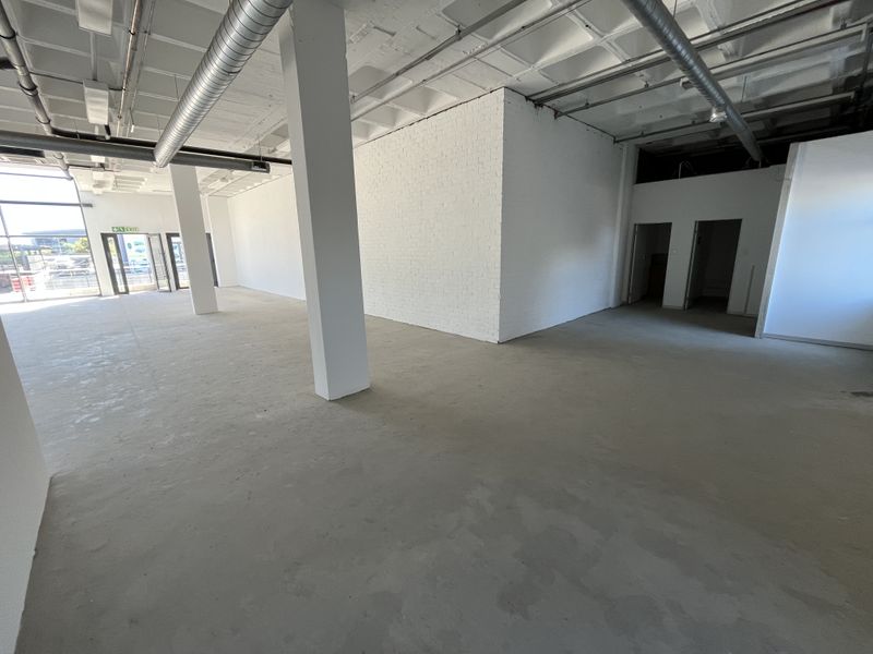 Prime Corner Retail Showroom with Maximum Exposure at Sable Square. - Photo 10