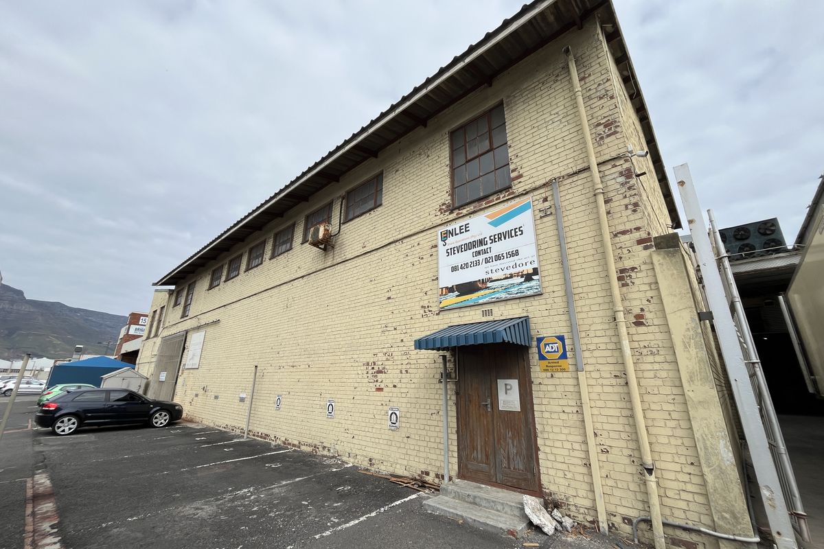 Affordable Office with Flexible Layout on High-Exposure Marine Drive - Photo 2