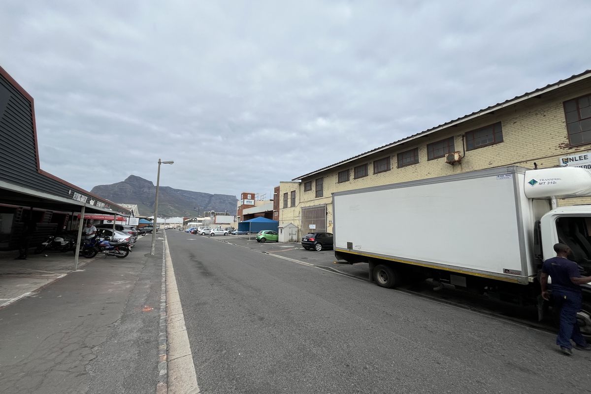 Affordable Office with Flexible Layout on High-Exposure Marine Drive - Photo 4